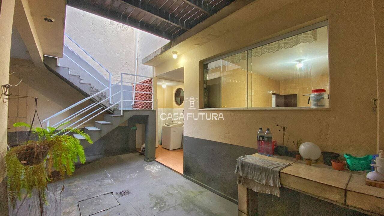 Casa com 3 quartos, 212 m² - foto 6