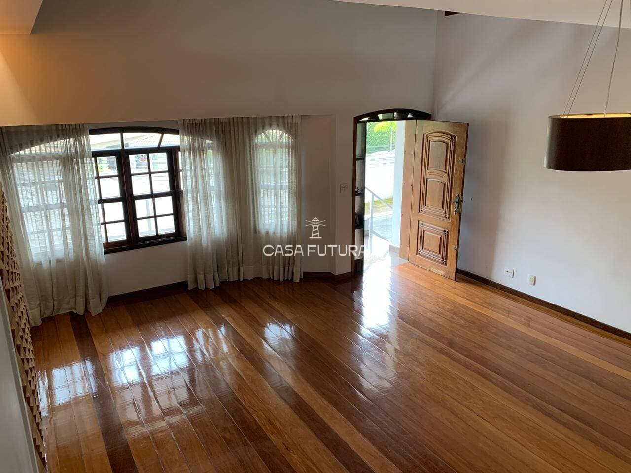 Casa com 3 quartos, 311 m² - foto 3