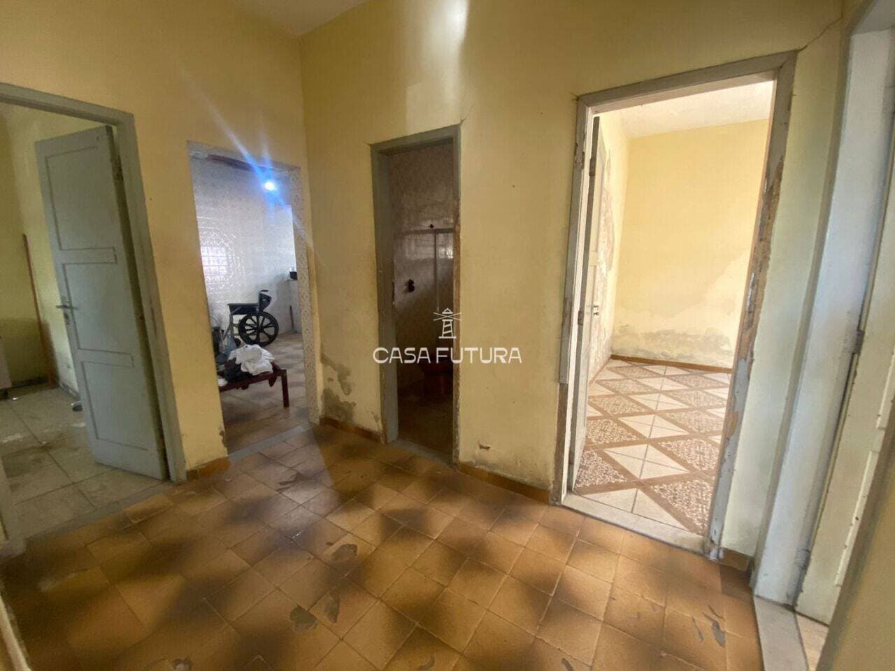 Casa com 4 quartos, 235 m² - foto 4