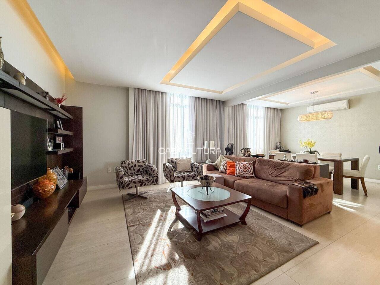 Apartamento com 3 quartos, 190 m²