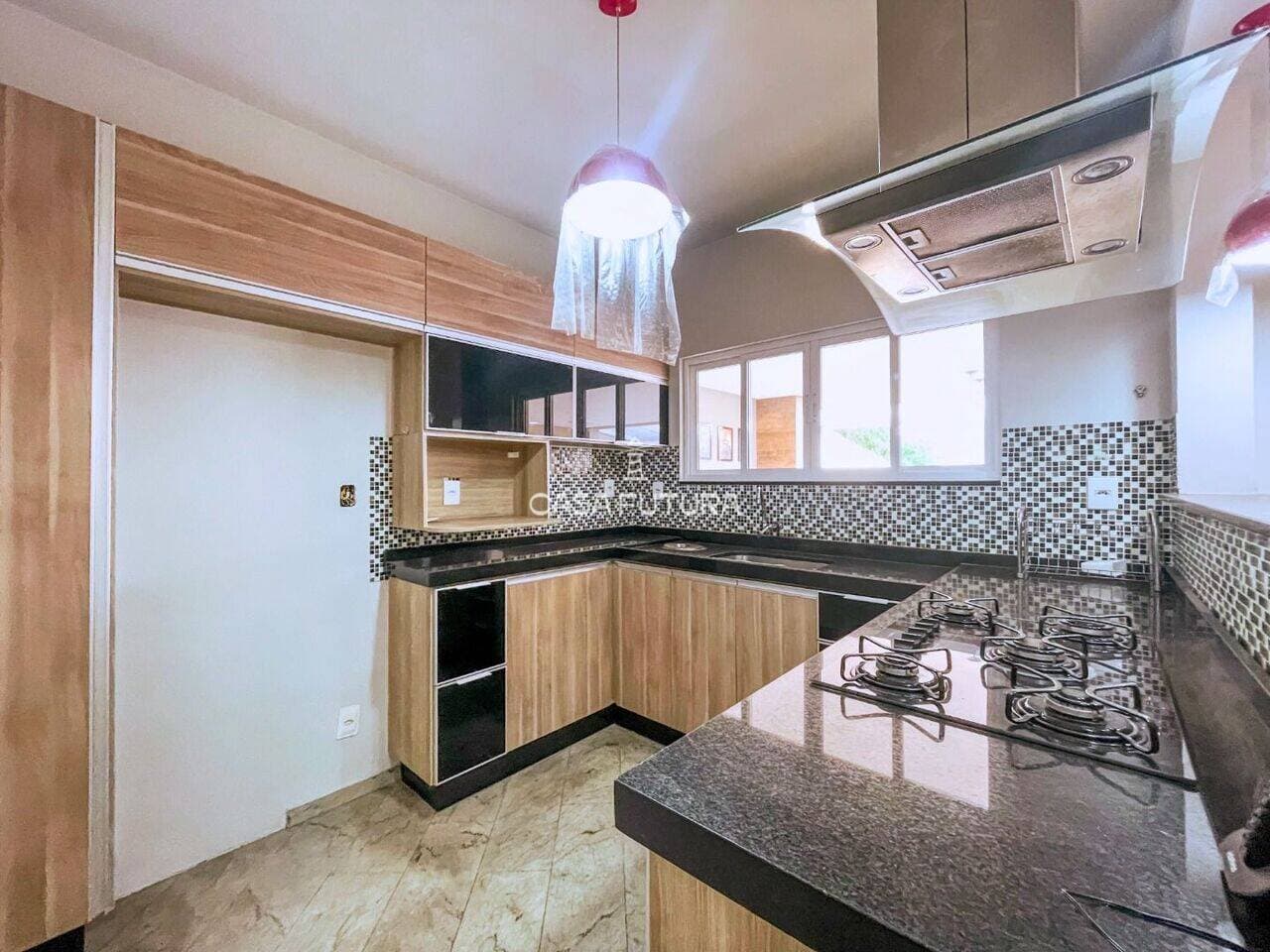 Casa com 4 quartos, 292 m² - foto 6