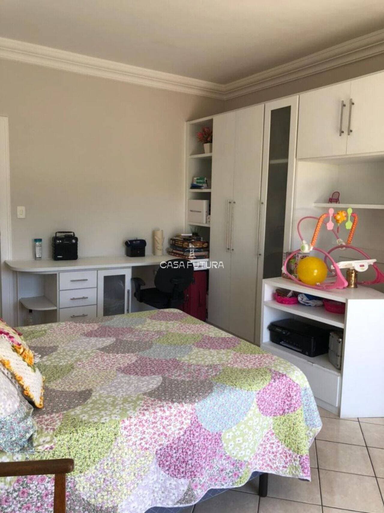 Casa com 3 quartos, 392 m² - foto 9