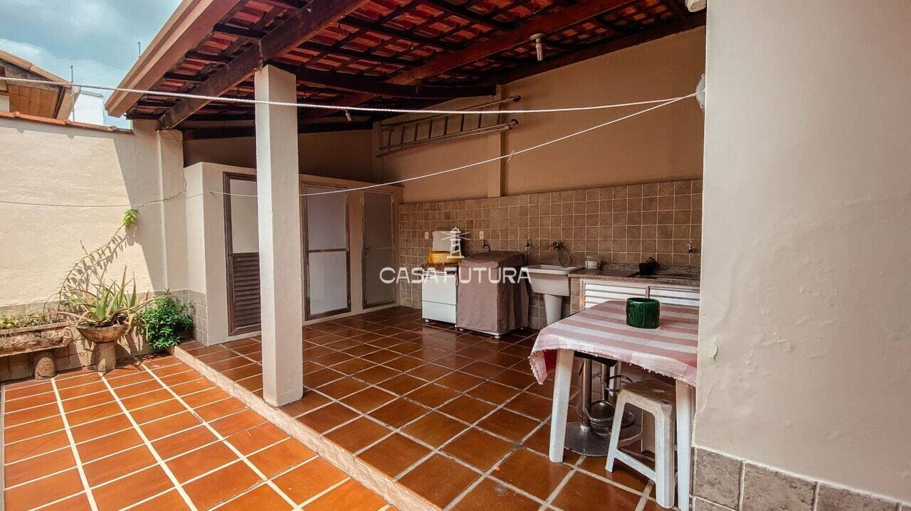 Casa com 3 quartos, 182 m² - foto 7