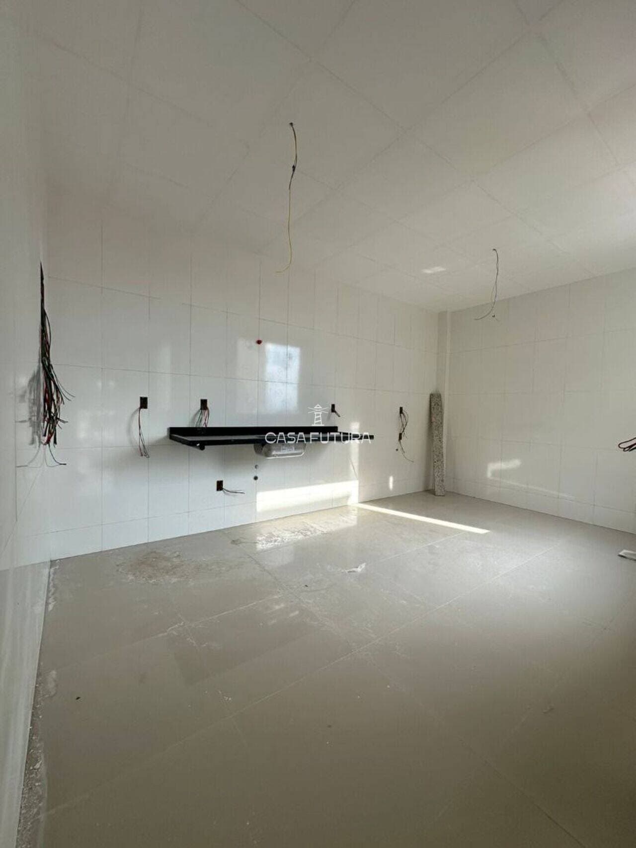 Apartamento com 2 quartos, 70 m² - foto 4