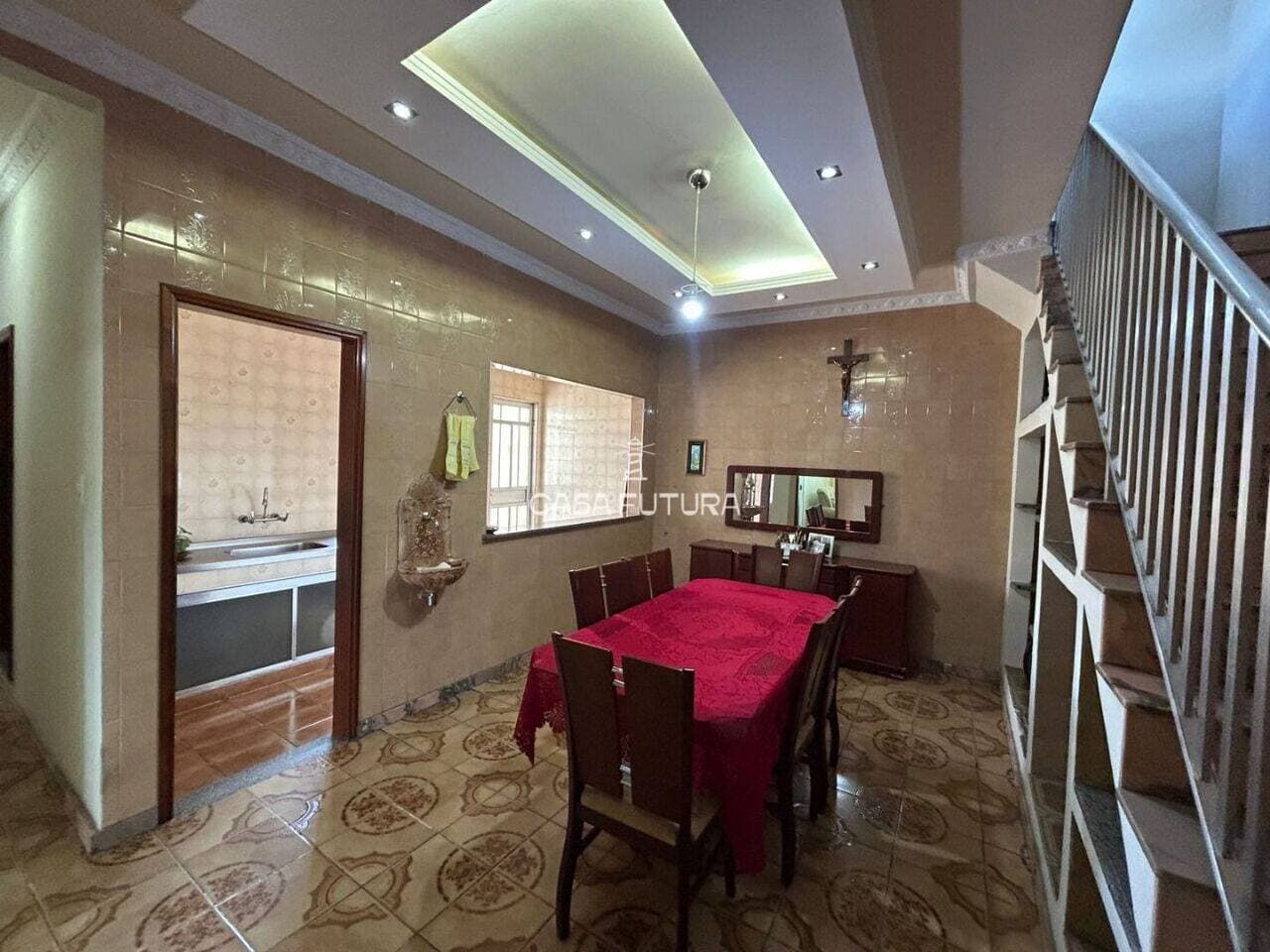 Casa com 4 quartos, 193 m² - foto 2