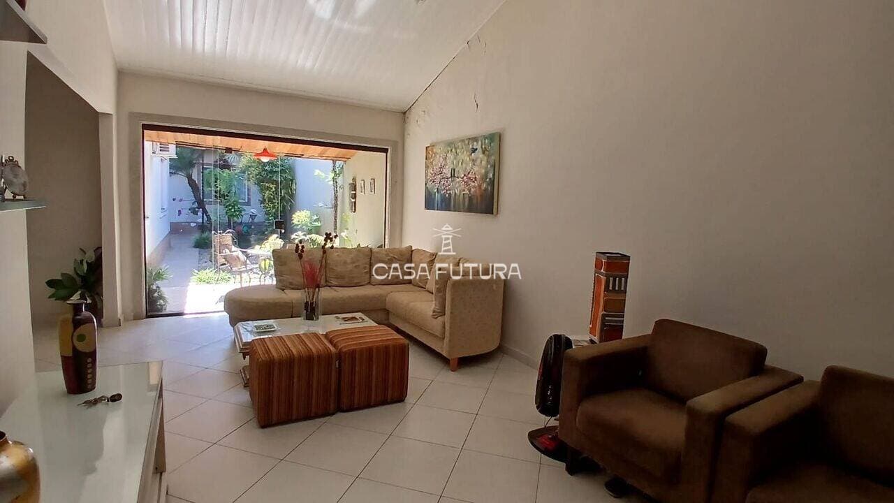 Casa com 5 quartos, 265 m² - foto 2