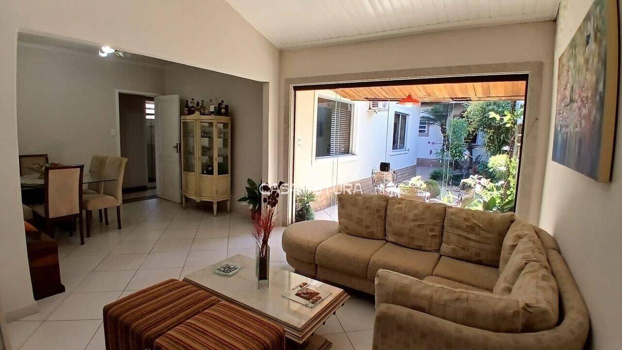 Casa com 5 quartos, 265 m² - foto 3