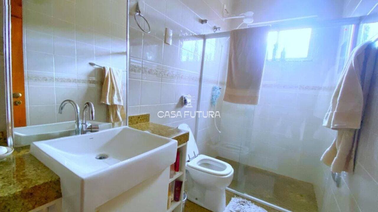 Casa com 4 quartos, 259 m² - foto 9