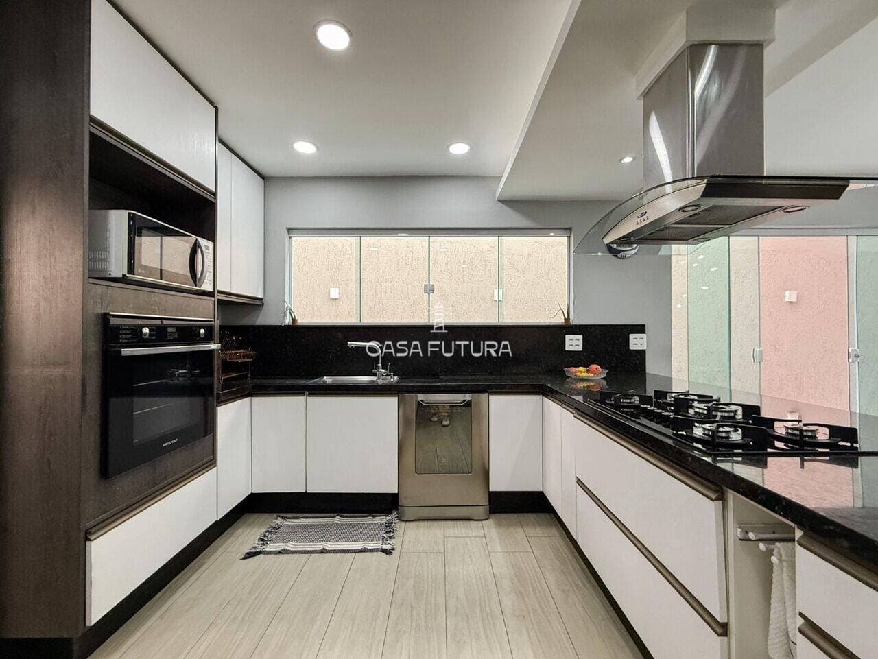 Casa com 6 quartos, 331 m² - foto 8