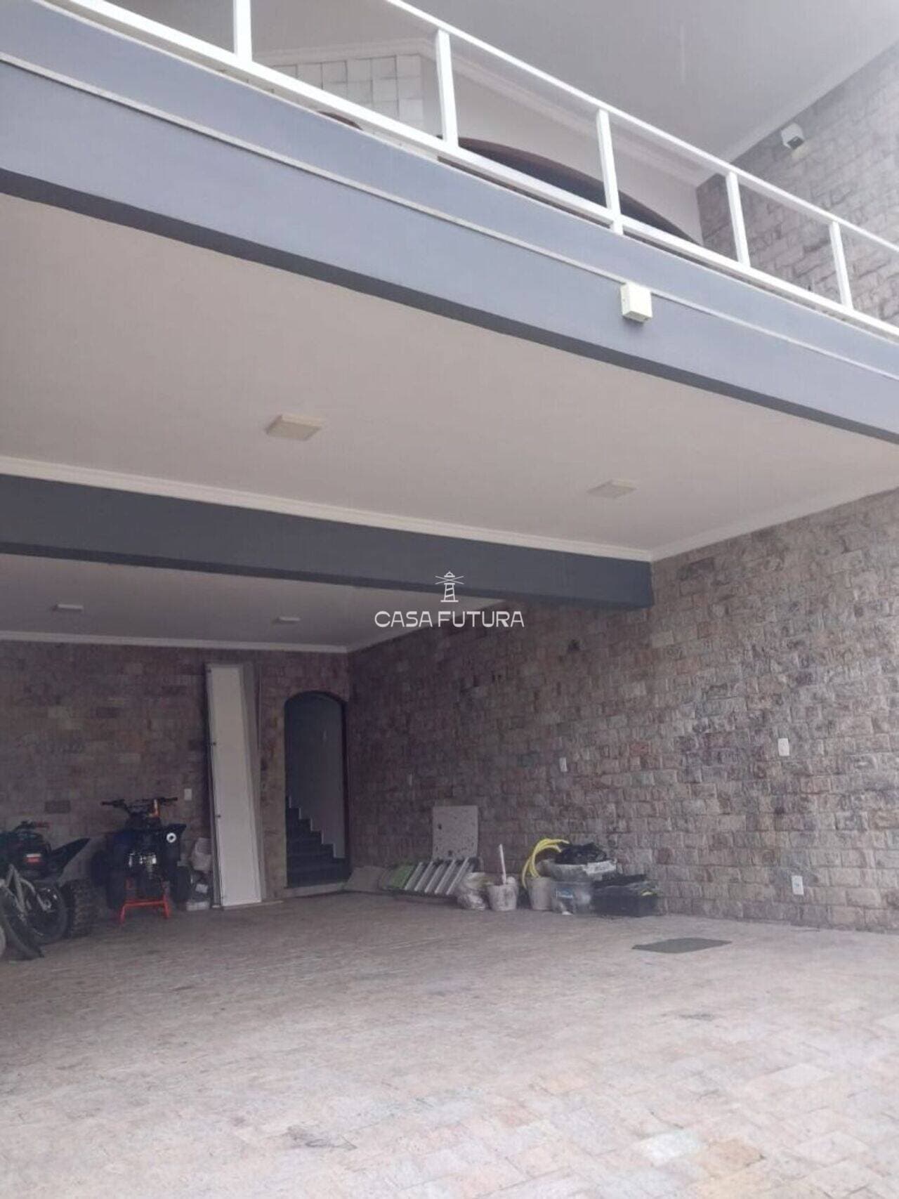 Casa com 3 quartos, 311 m² - foto 6