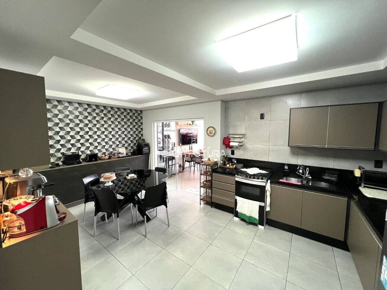 Casa com 3 quartos, 148 m² - foto 6