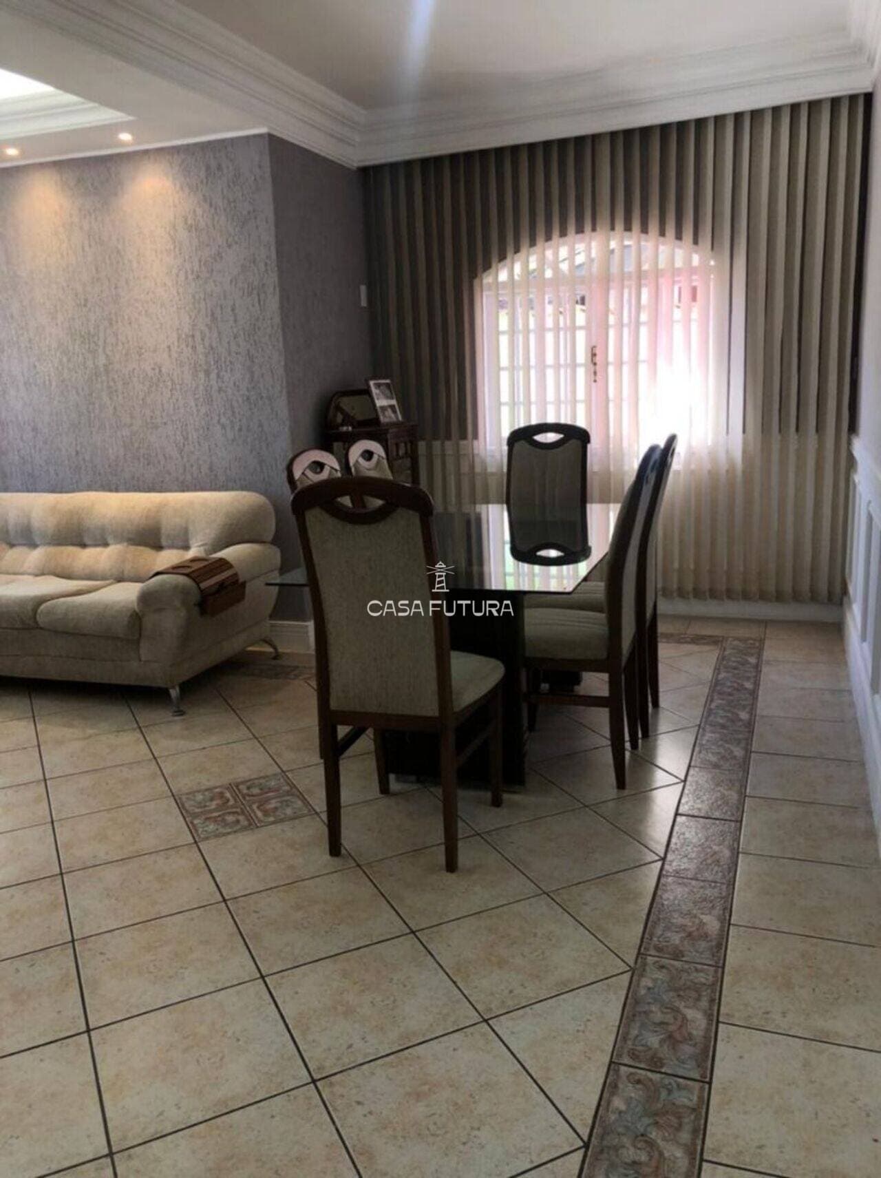 Casa com 3 quartos, 392 m² - foto 2