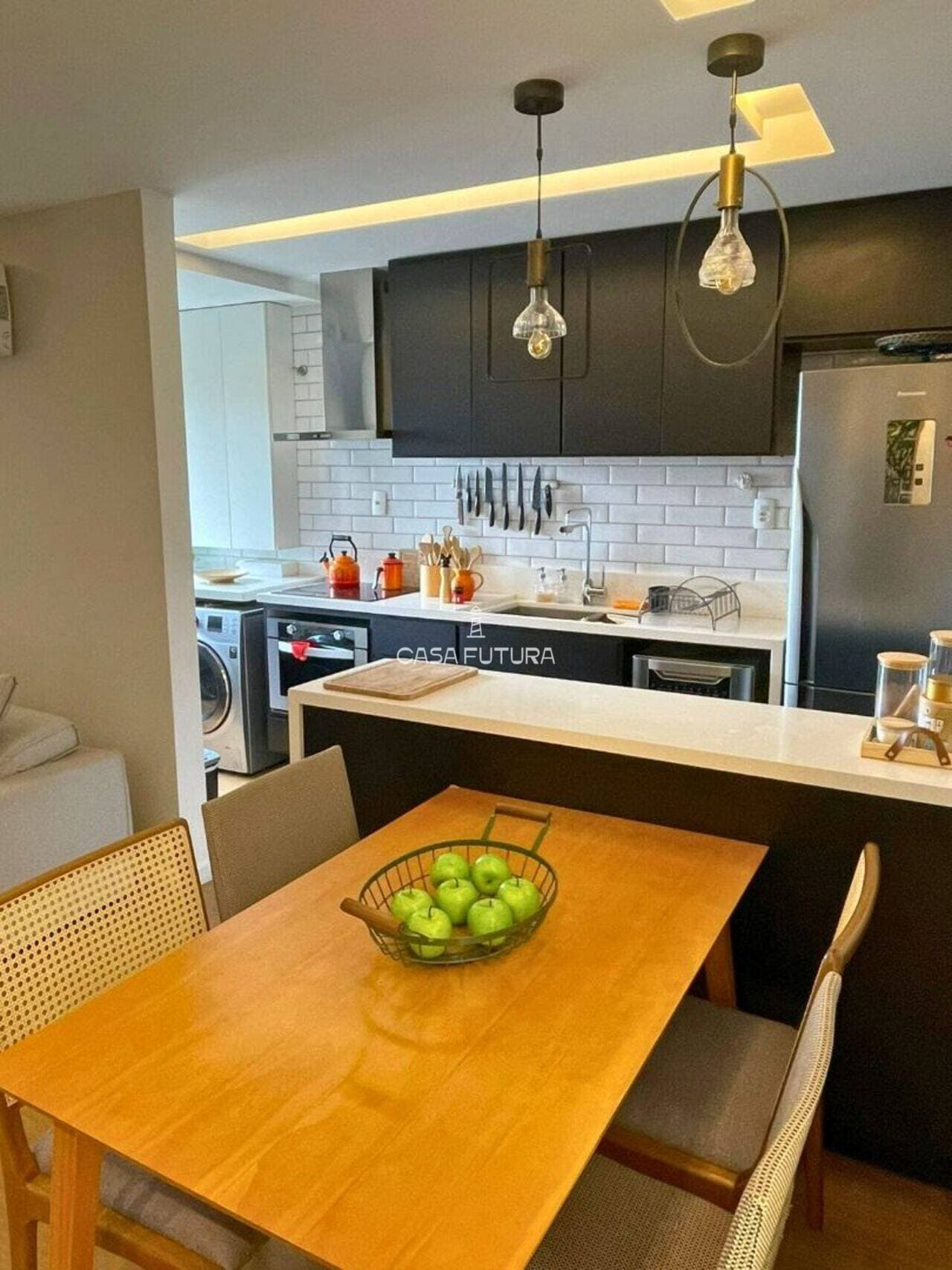 Apartamento com 2 quartos, 108 m²