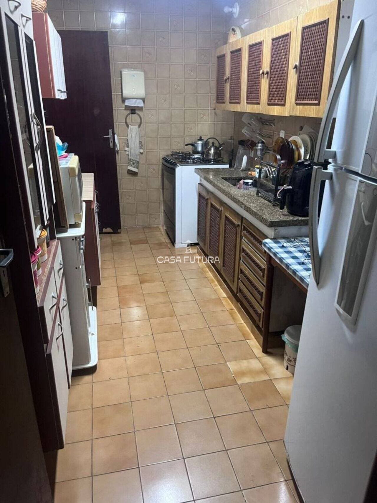 Casa com 4 quartos, 117 m² - foto 2