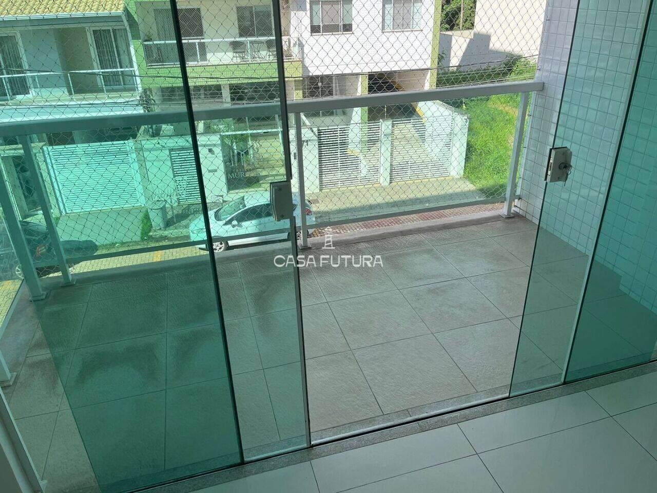 Apartamento com 2 quartos, 70 m² - foto 2