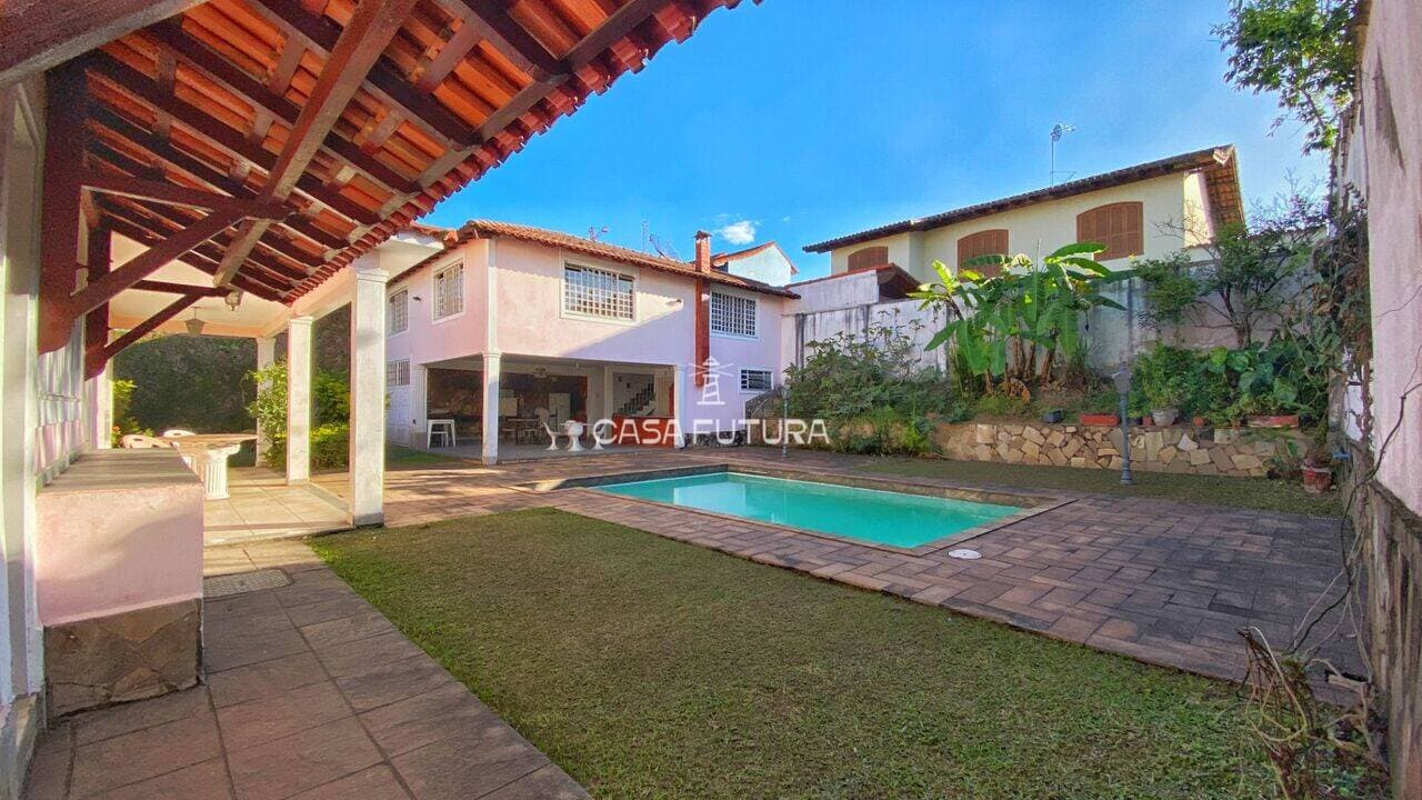 Casa com 4 quartos, 371 m² - foto 2