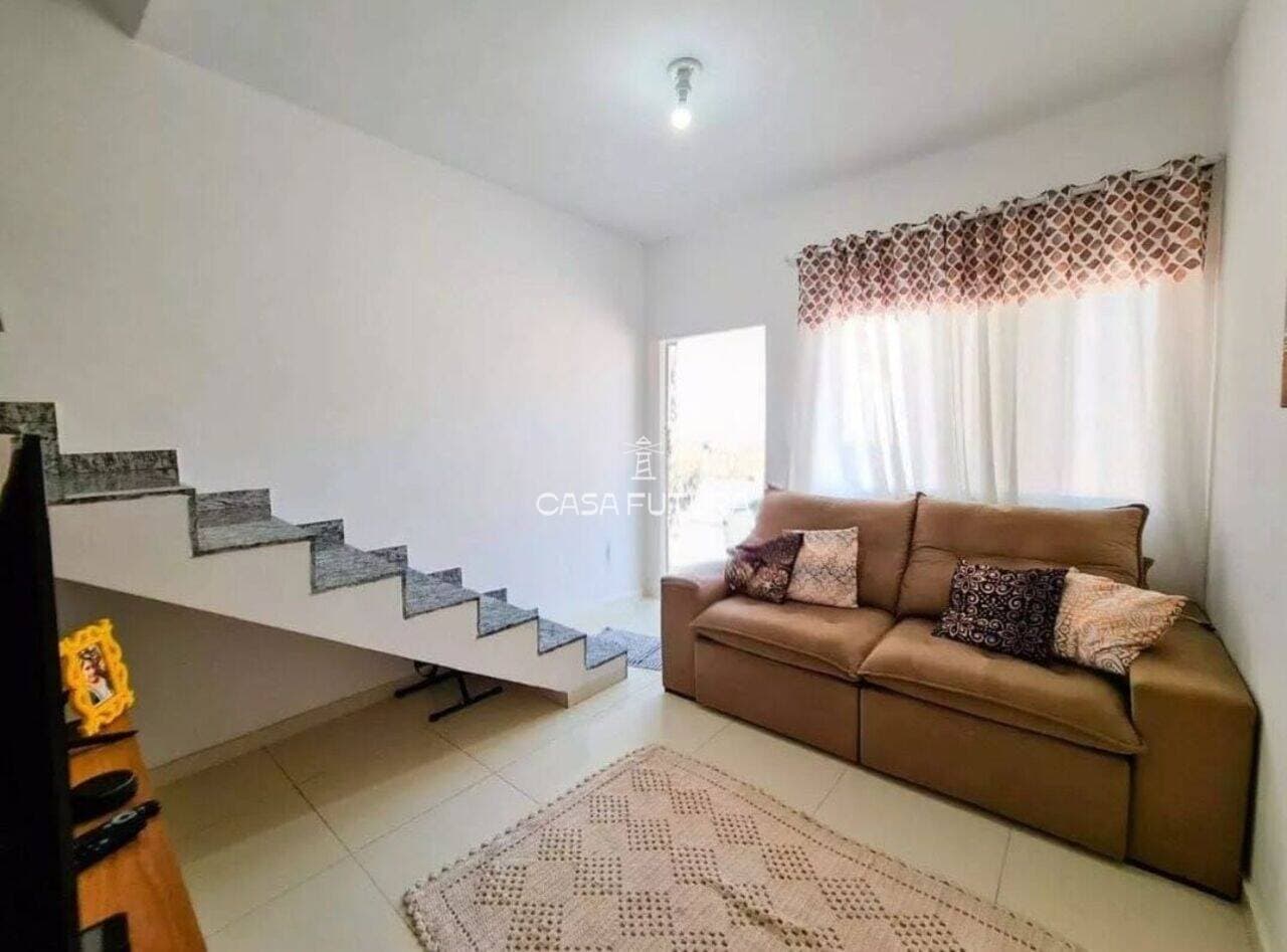 Casa com 2 quartos, 66 m² - foto 2