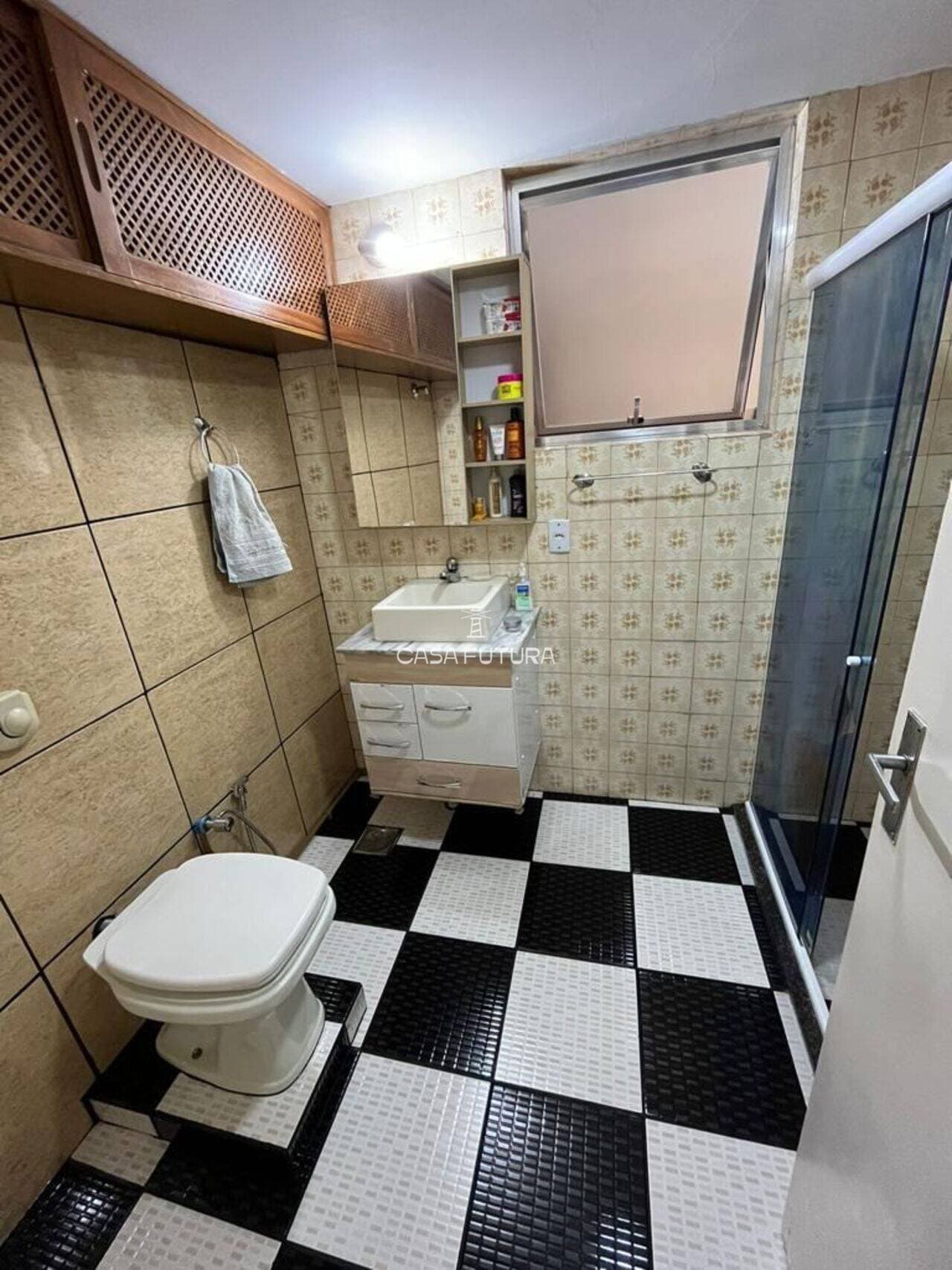 Apartamento com 2 quartos, 70 m² - foto 8