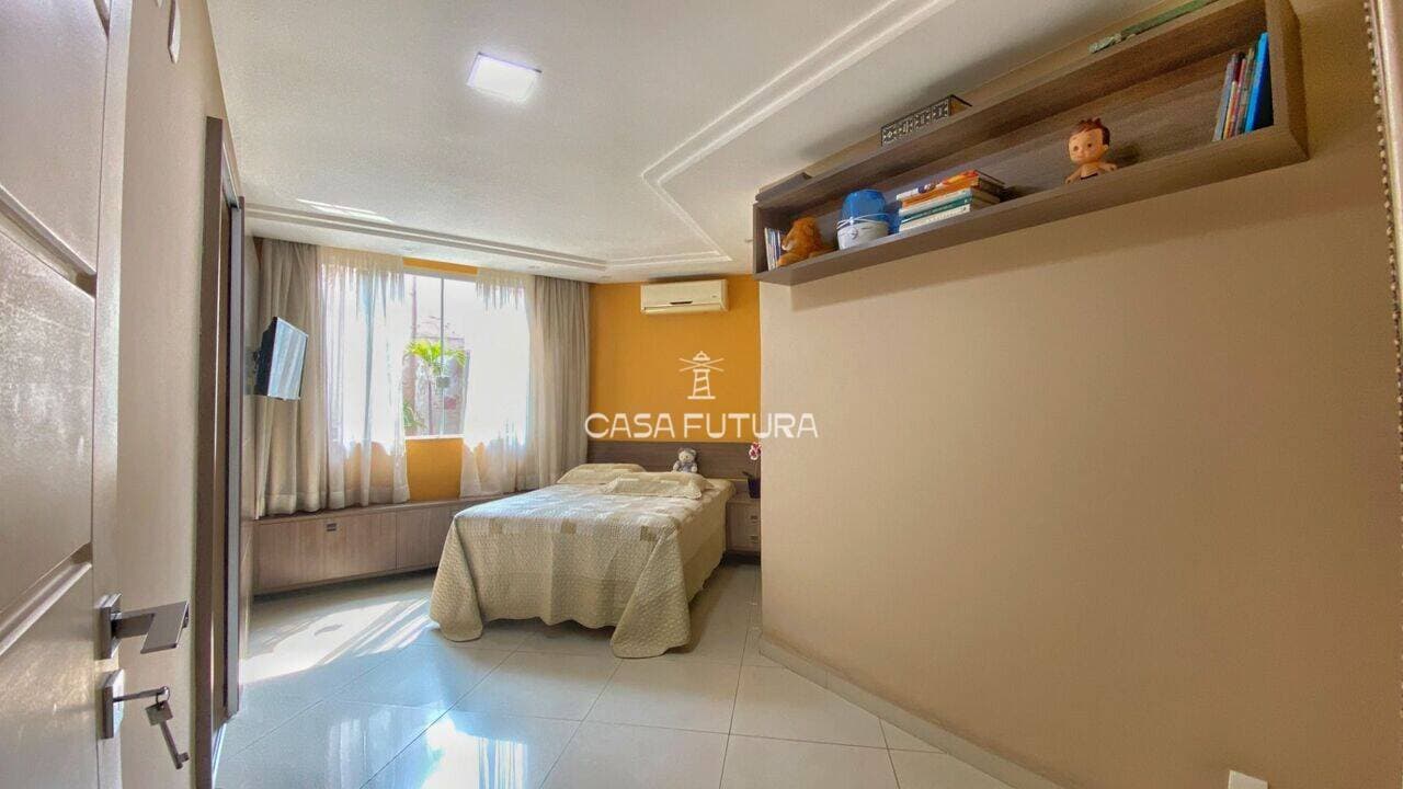 Casa com 3 quartos, 296 m² - foto 5