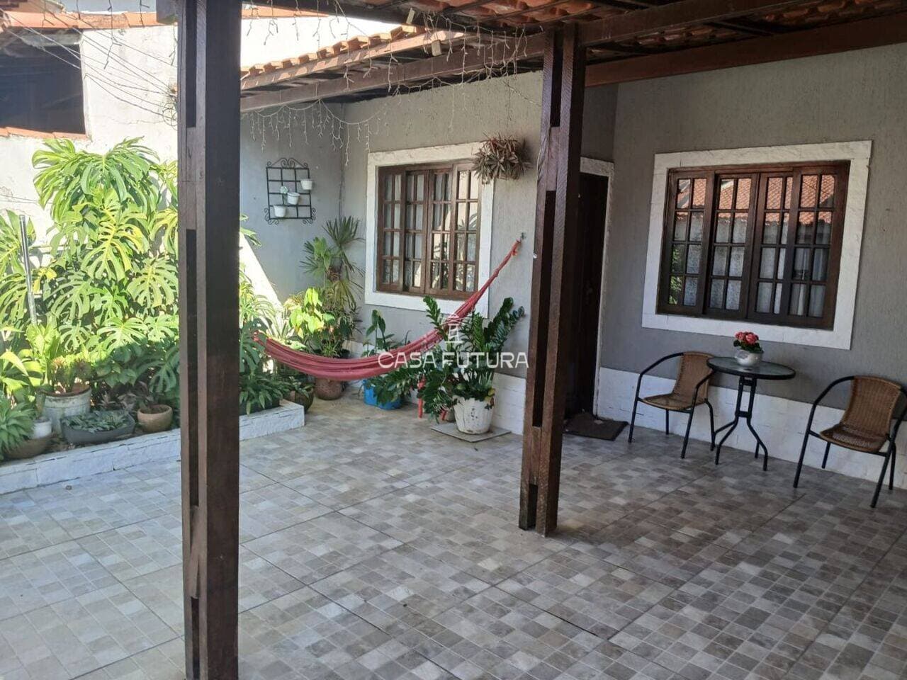 Casa com 4 quartos, 100 m²