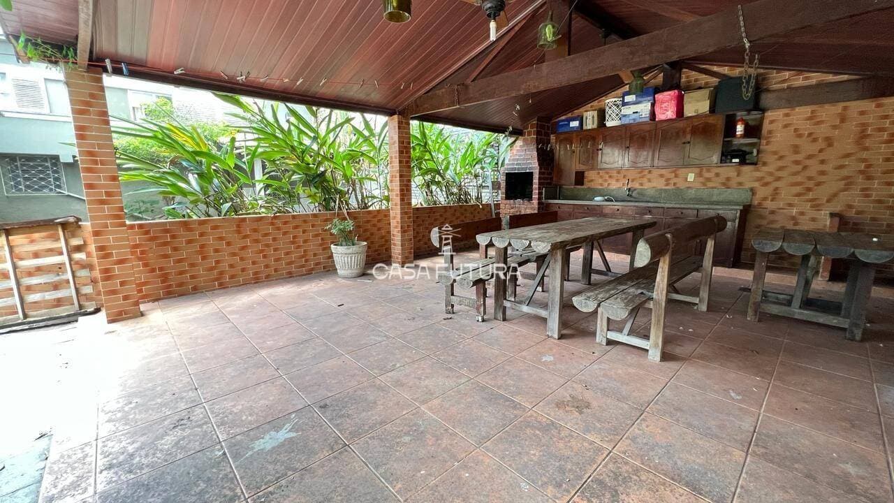 Casa com 3 quartos, 273 m² - foto 7