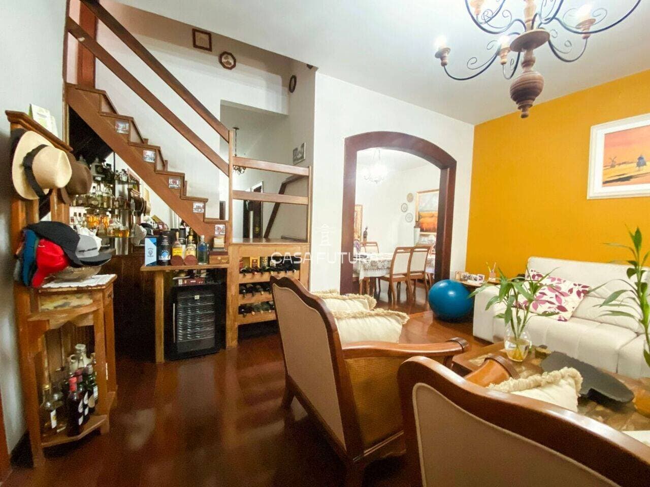 Casa com 3 quartos, 256 m² - foto 4