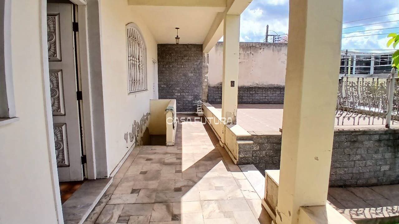 Casa com 4 quartos, 320 m² - foto 3