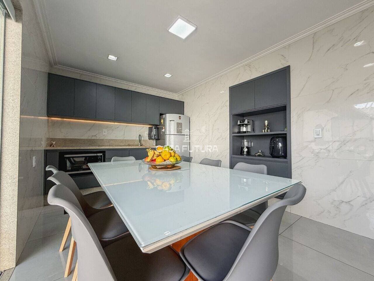 Casa com 4 quartos, 150 m² - foto 2