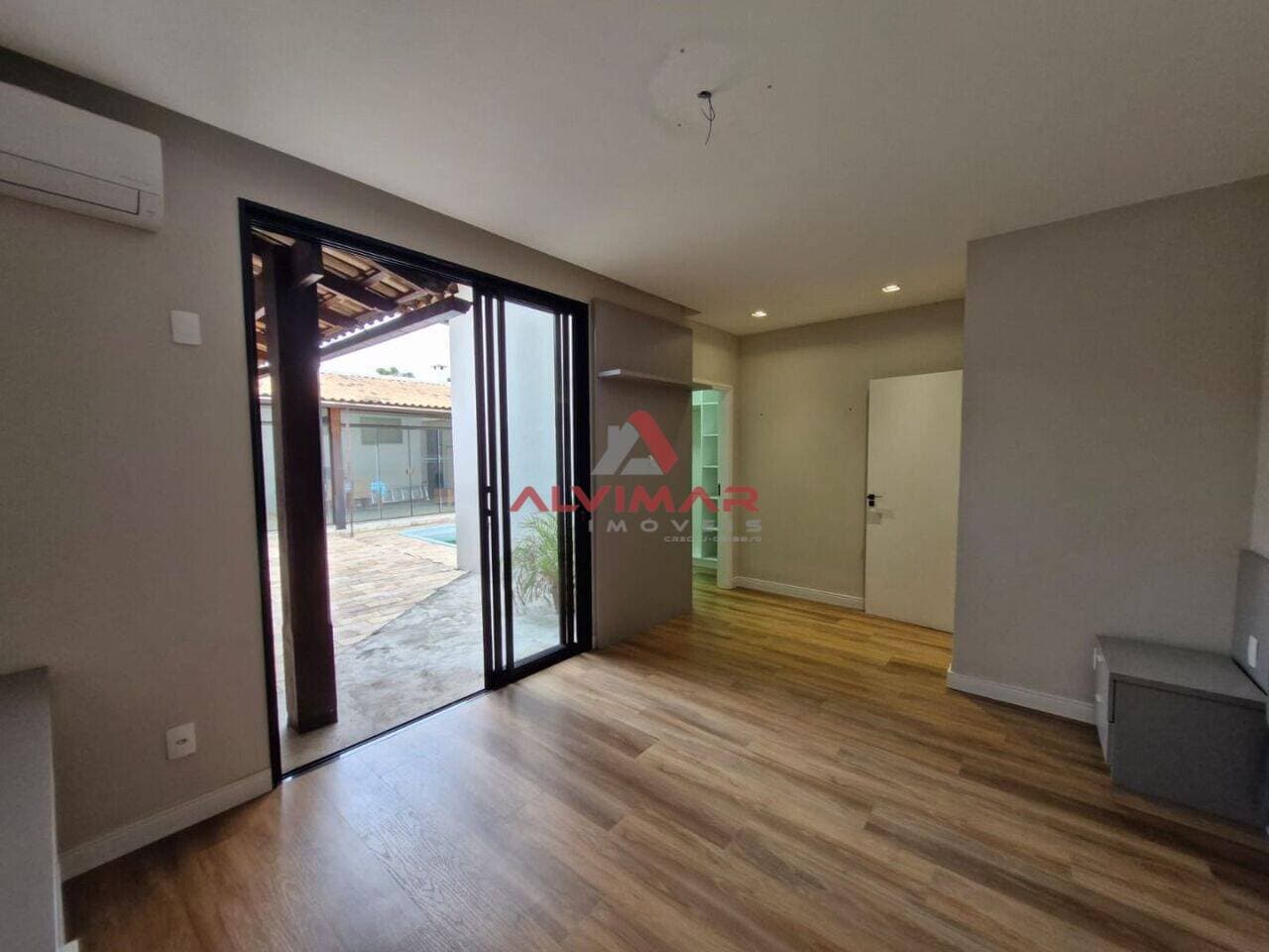 Casa com 4 quartos, 212 m² - foto 3
