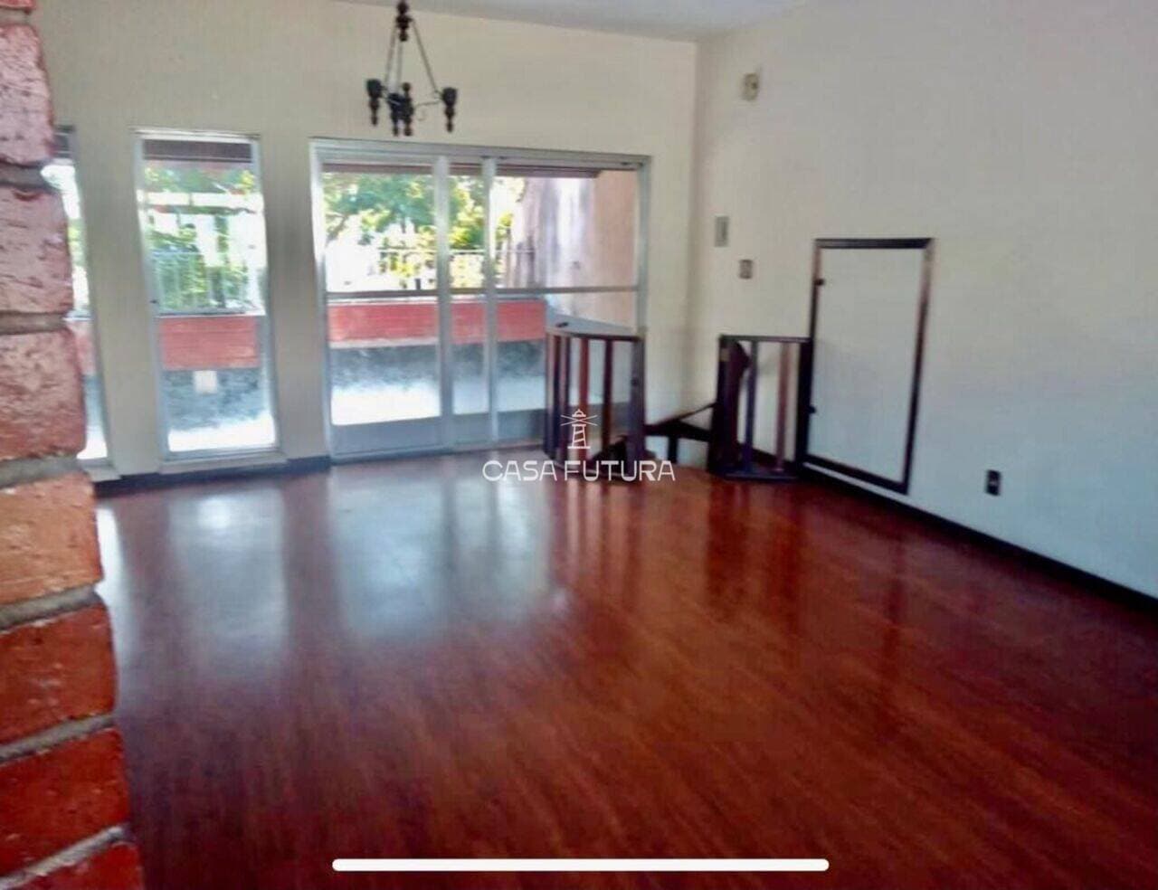 Apartamento com 5 quartos, 209 m²