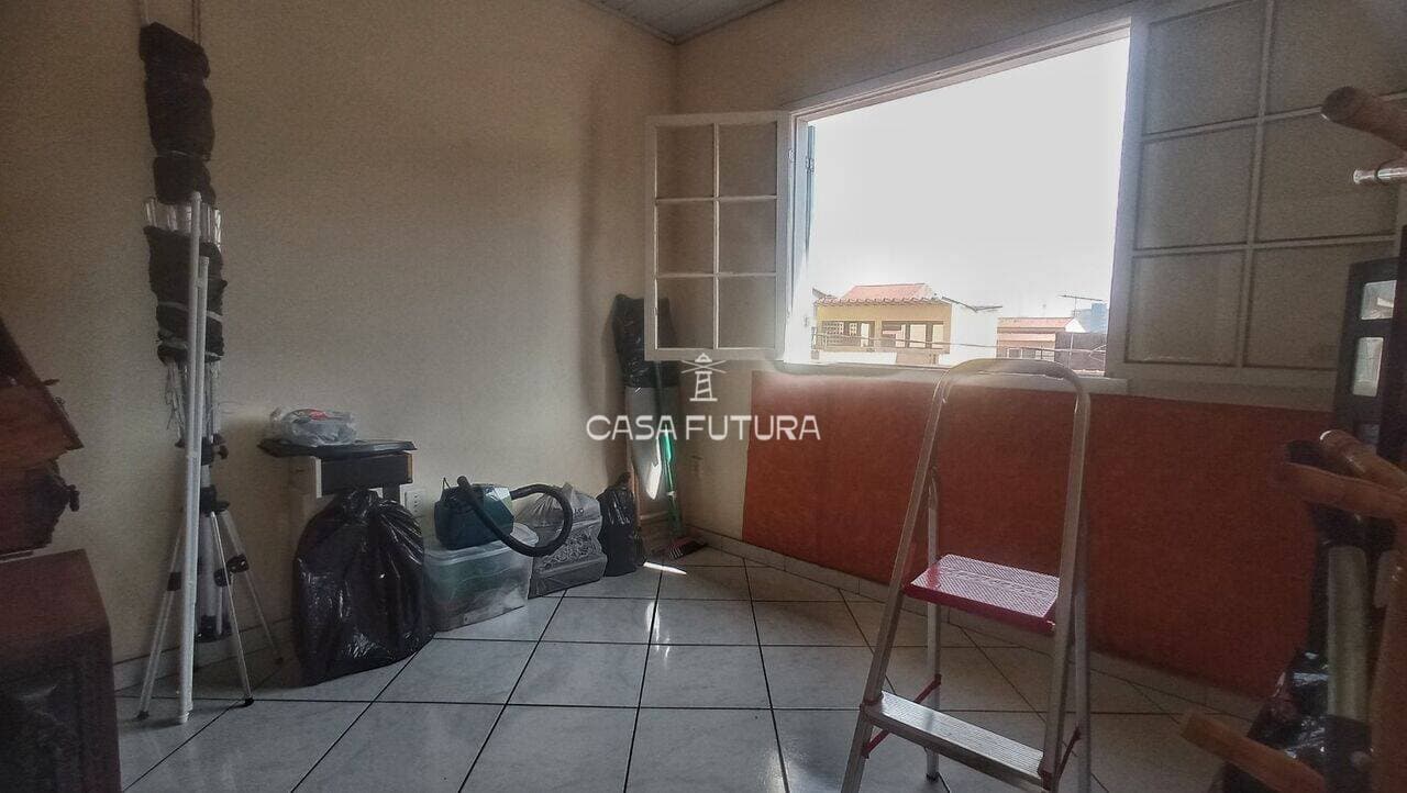 Casa com 6 quartos, 209 m² - foto 6