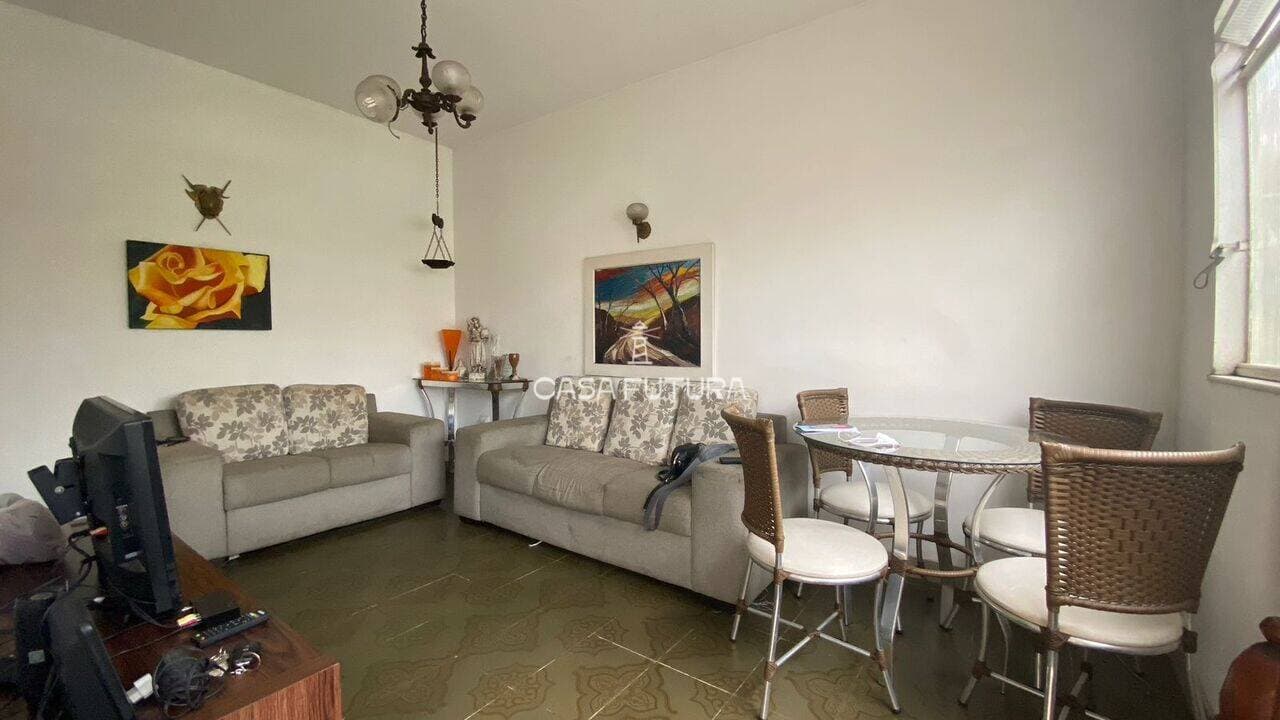 Casa com 3 quartos, 295 m²