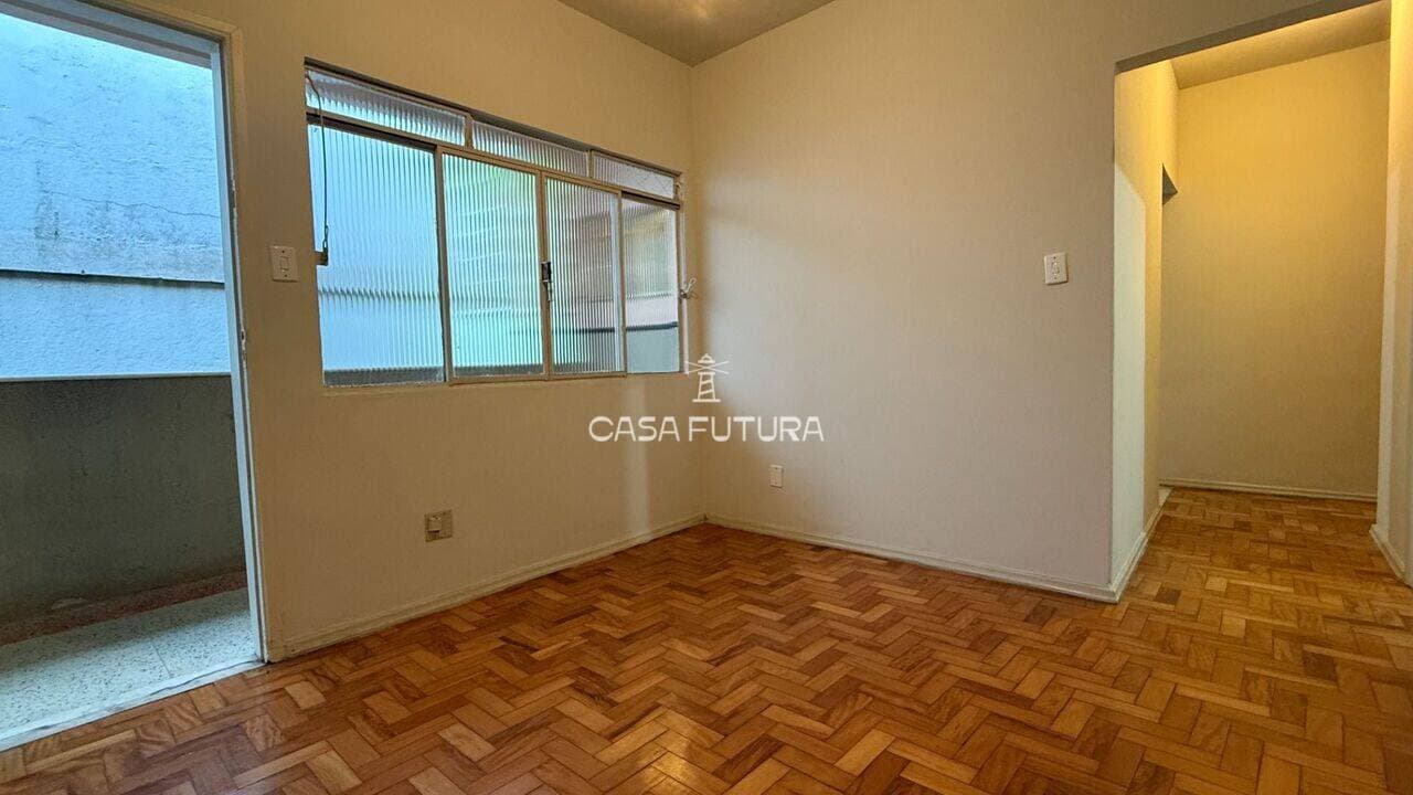 Apartamento com 2 quartos, 71 m² - foto 2