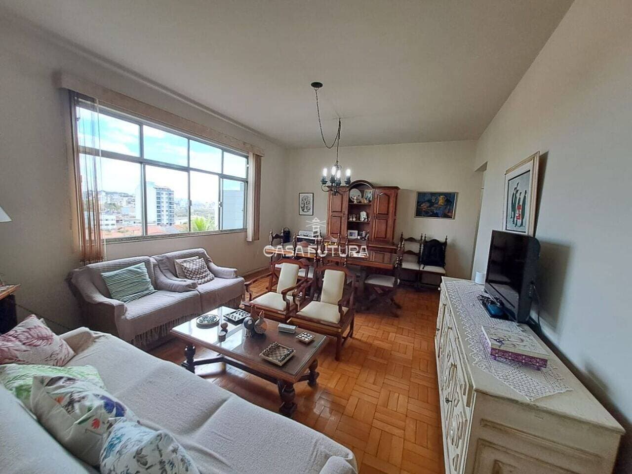 Apartamento com 3 quartos, 134 m²