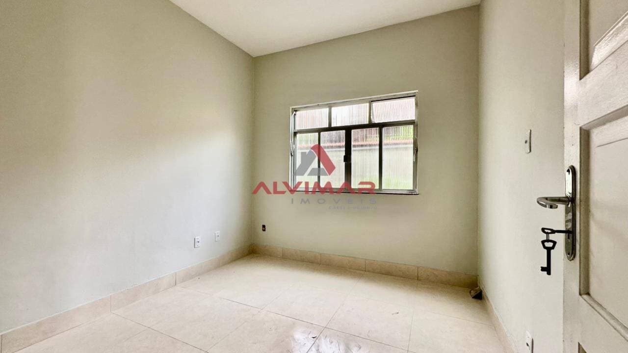 Casa com 3 quartos, 185 m² - foto 4