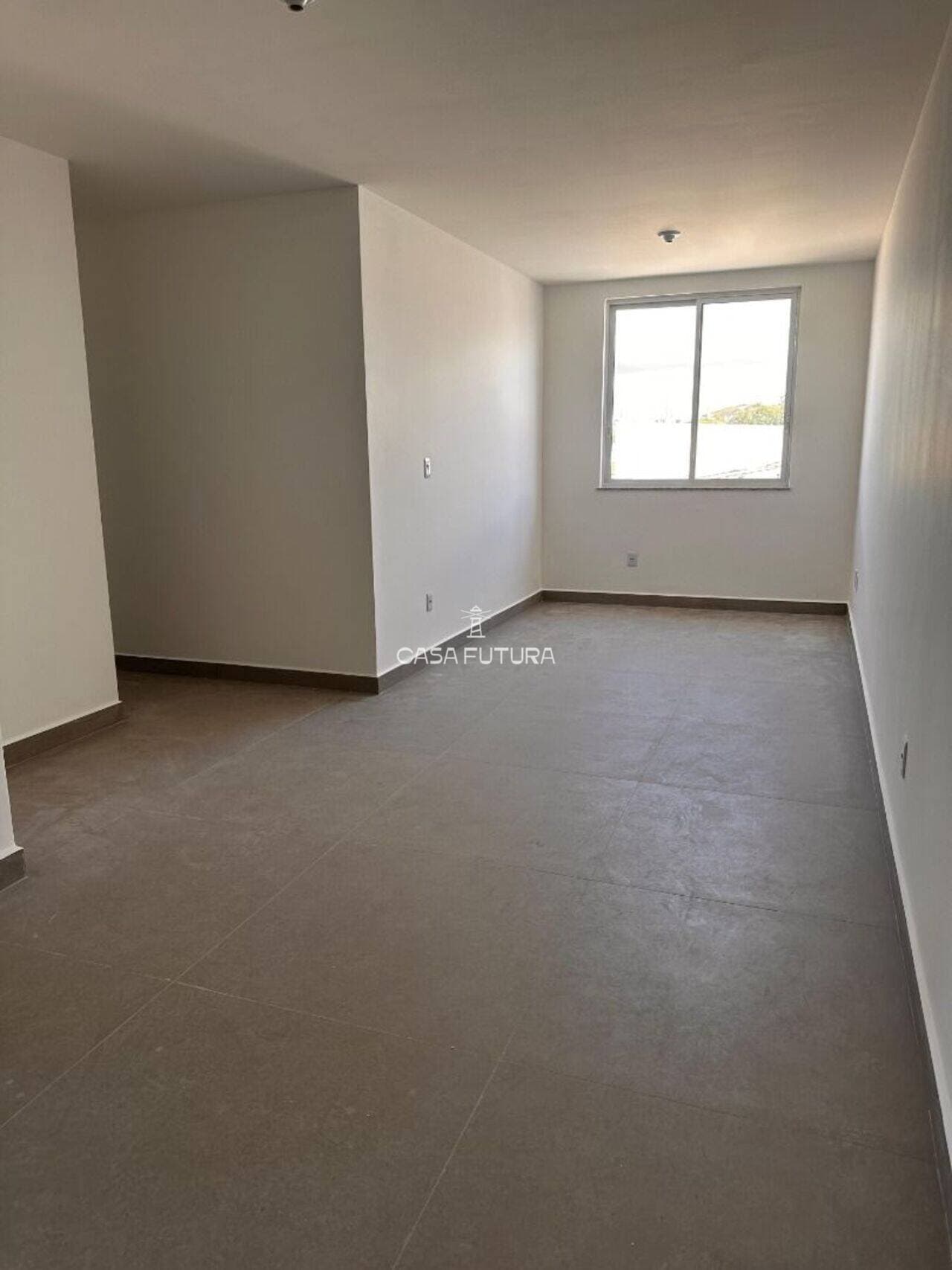 Apartamento com 3 quartos, 77 m²