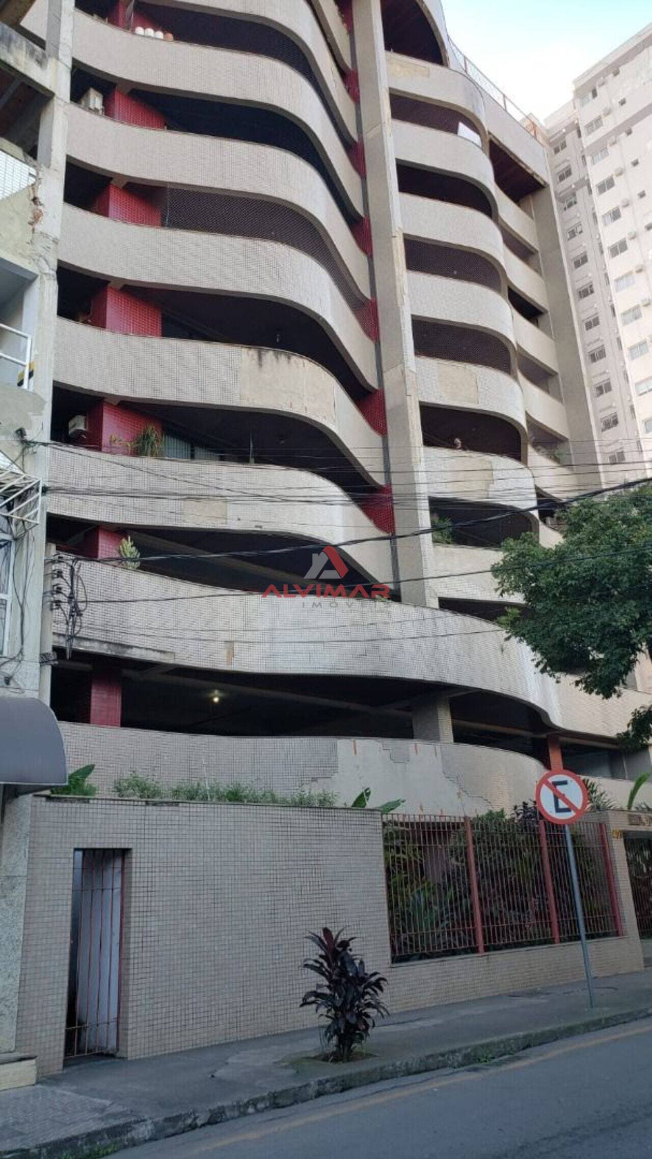 Apartamento com 3 quartos, 200 m²