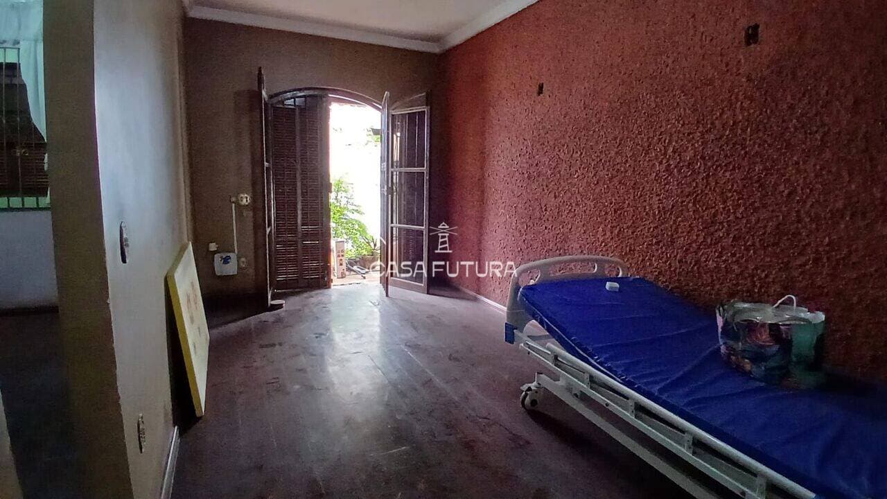 Casa com 4 quartos, 269 m² - foto 5