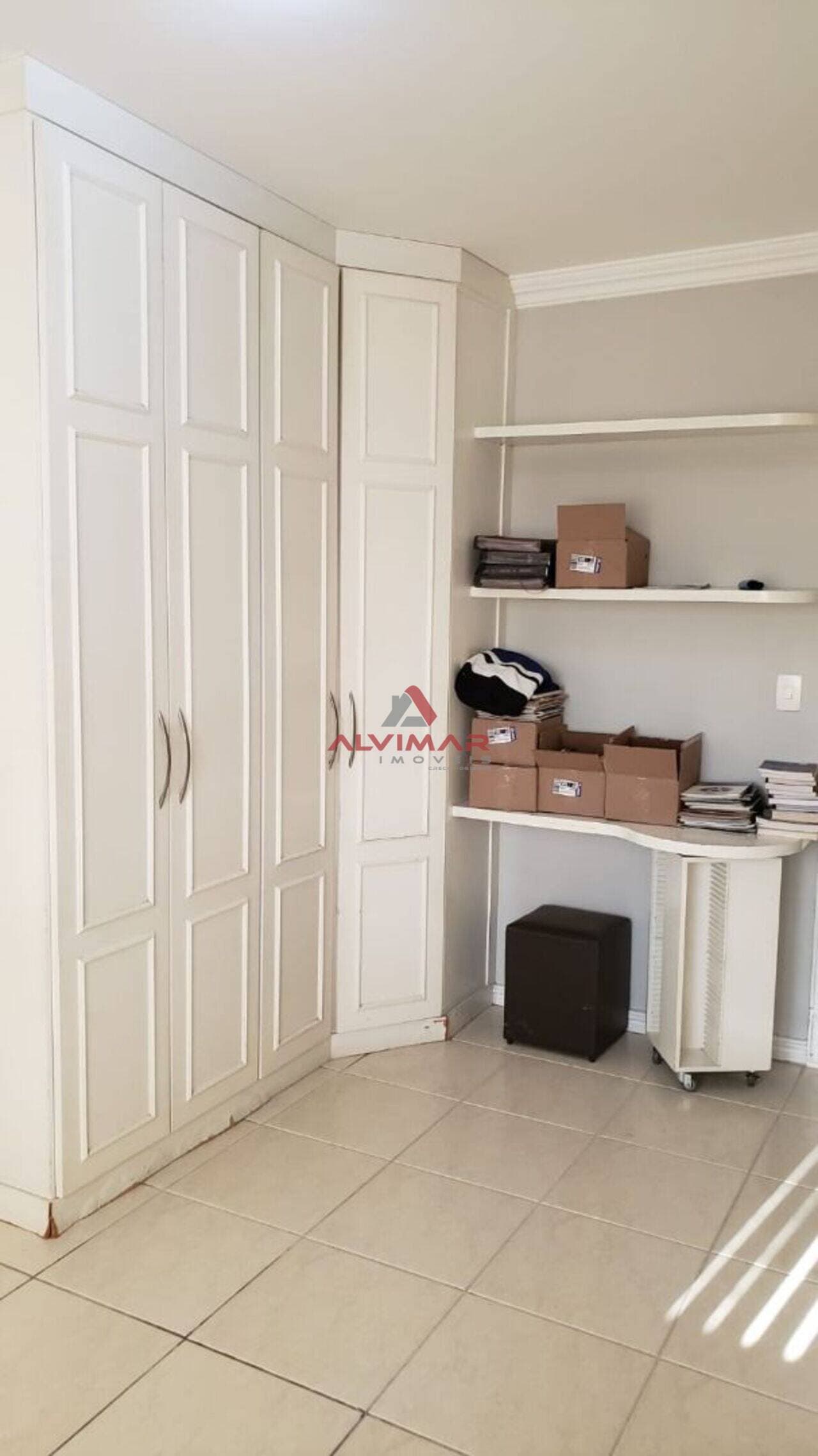 Apartamento com 3 quartos, 200 m² - foto 7