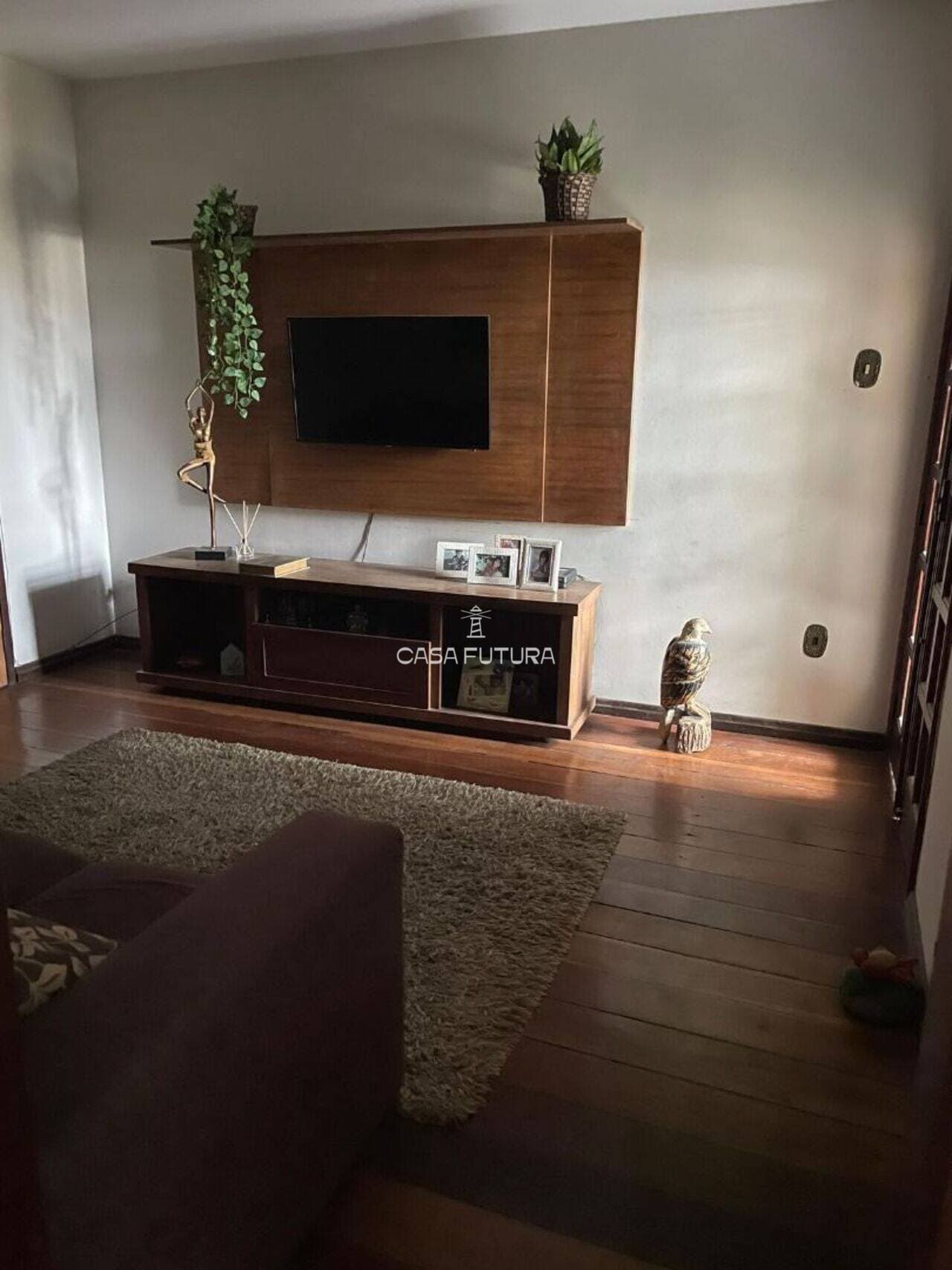 Apartamento com 2 quartos, 76 m²
