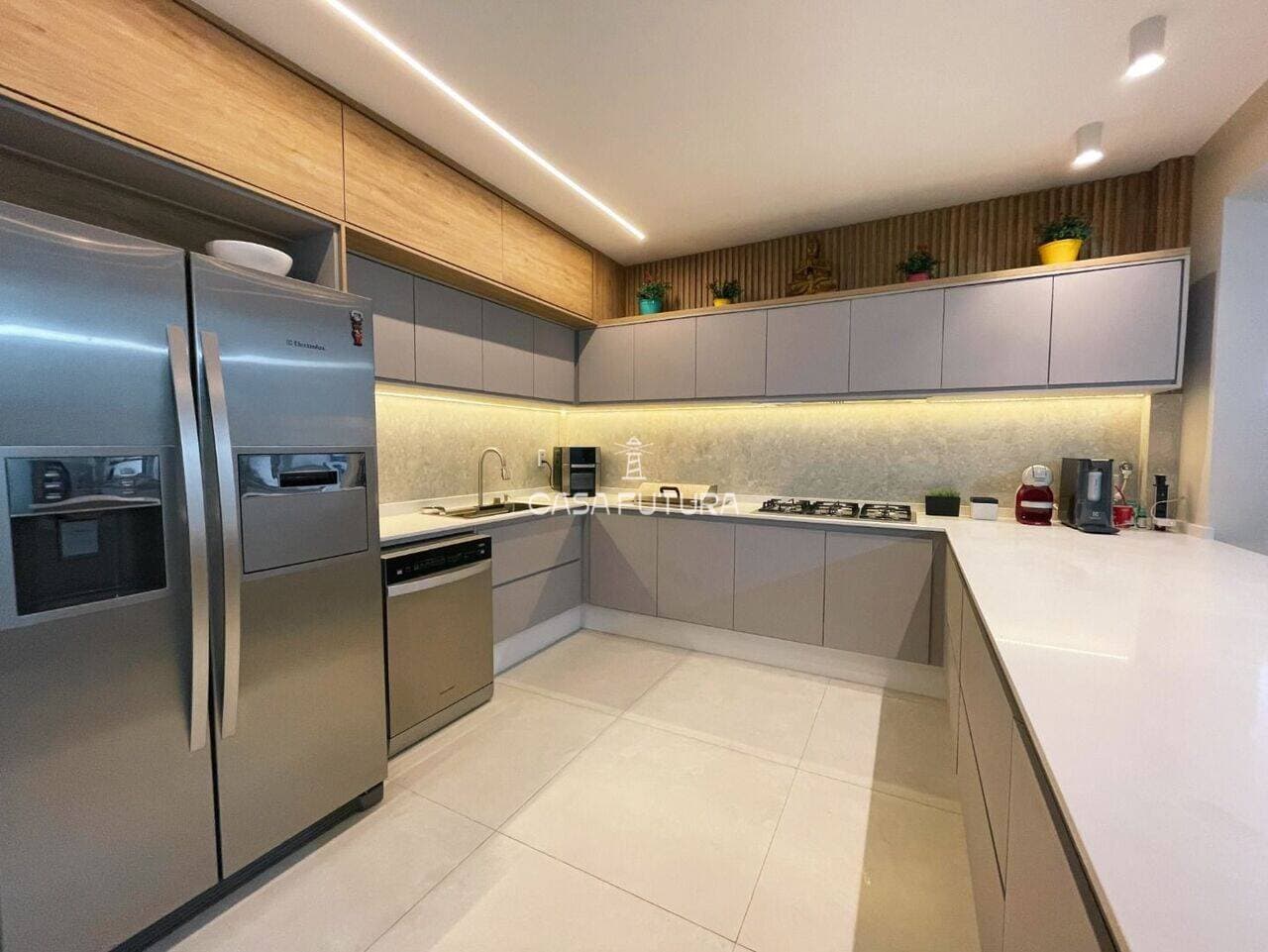 Apartamento com 3 quartos, 273 m² - foto 4