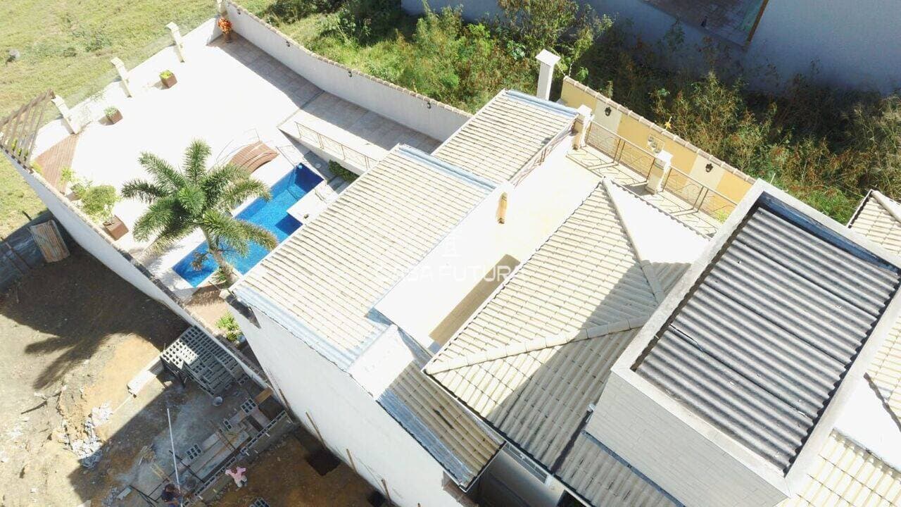 Casa com 5 quartos, 590 m² - foto 2