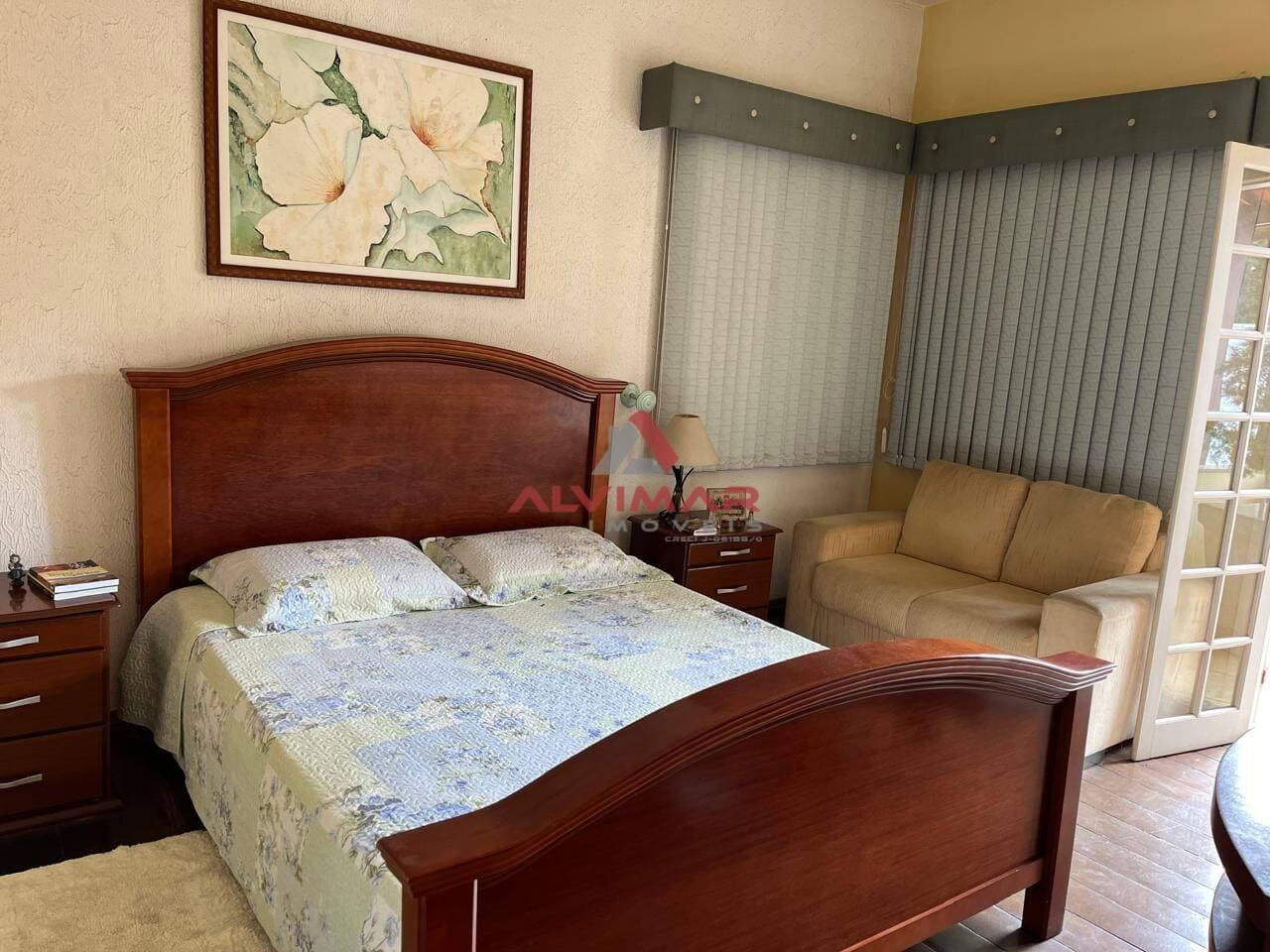 Casa com 3 quartos, 336 m² - foto 7