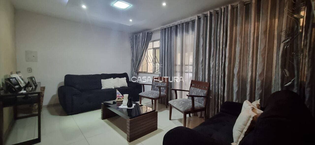 Casa com 4 quartos, 250 m²