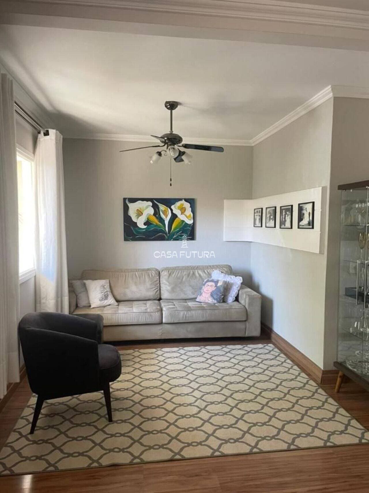 Casa com 3 quartos, 213 m² - foto 7