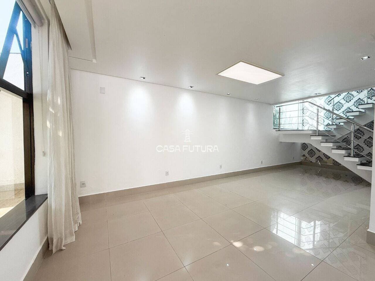 Casa com 4 quartos, 305 m² - foto 3