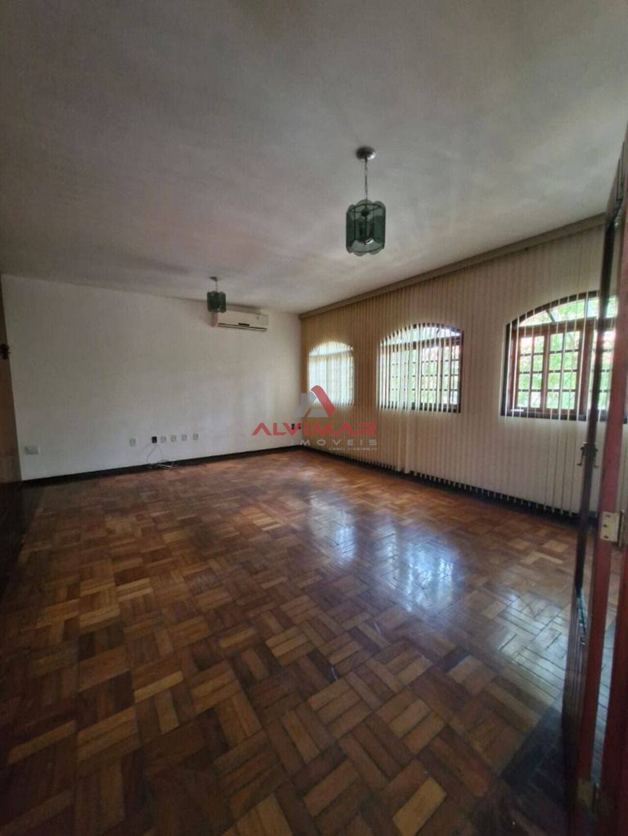 Casa com 4 quartos, 350 m² - foto 5
