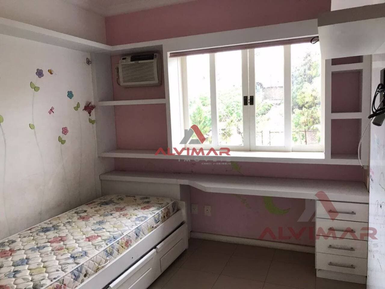 Casa com 3 quartos, 225 m² - foto 4