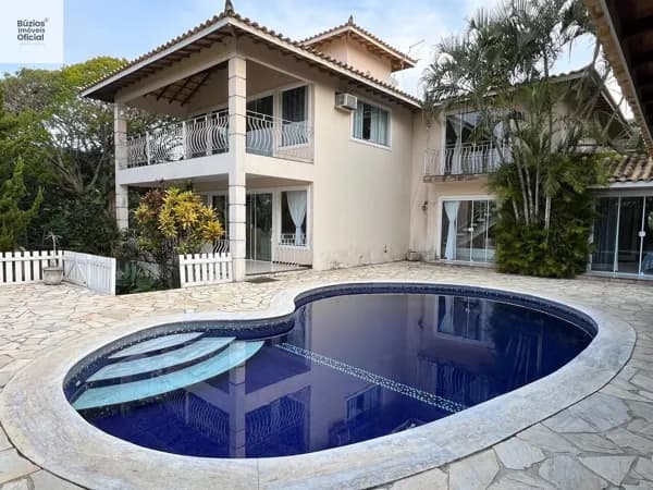 Casa Alto Padrão próximo à praia da ferradura em Búzios