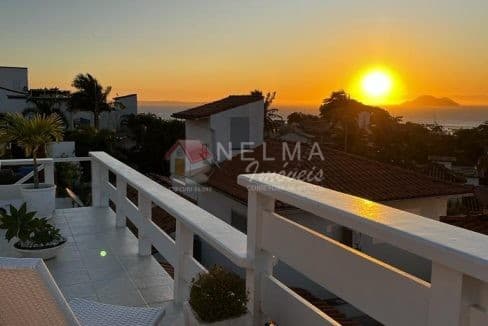 Excelente Casa Cobertura no Condomínio Village Búzios Praia dos Ossos,Vista Inesquecível, Conforto Total e Lazer Privativo no Coração de Búzios